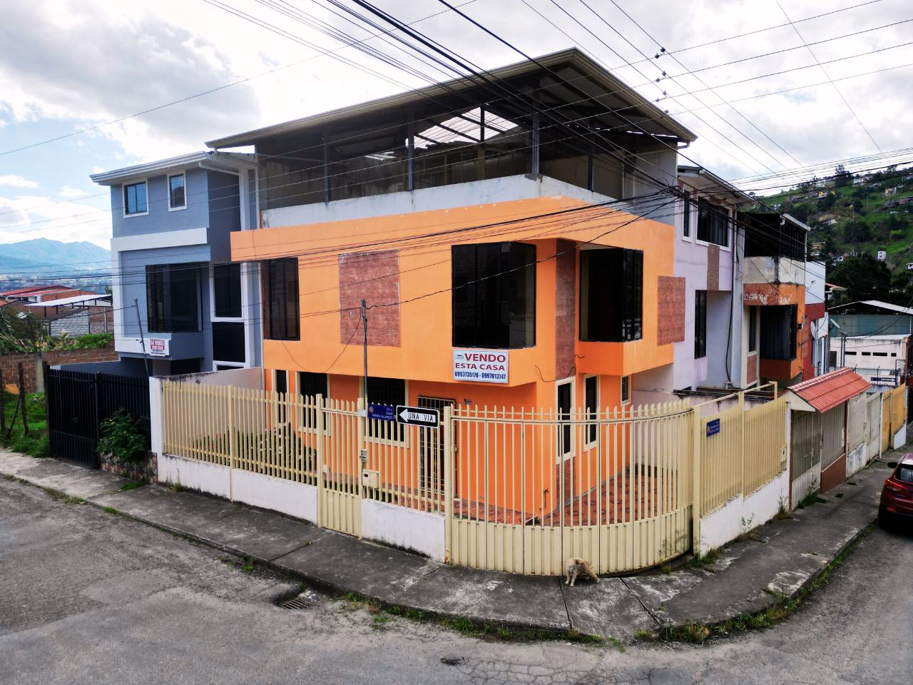 VENDO CASA ESQUINERA DE DOS PLANTAS EN RIVERAS DE JIPIRO