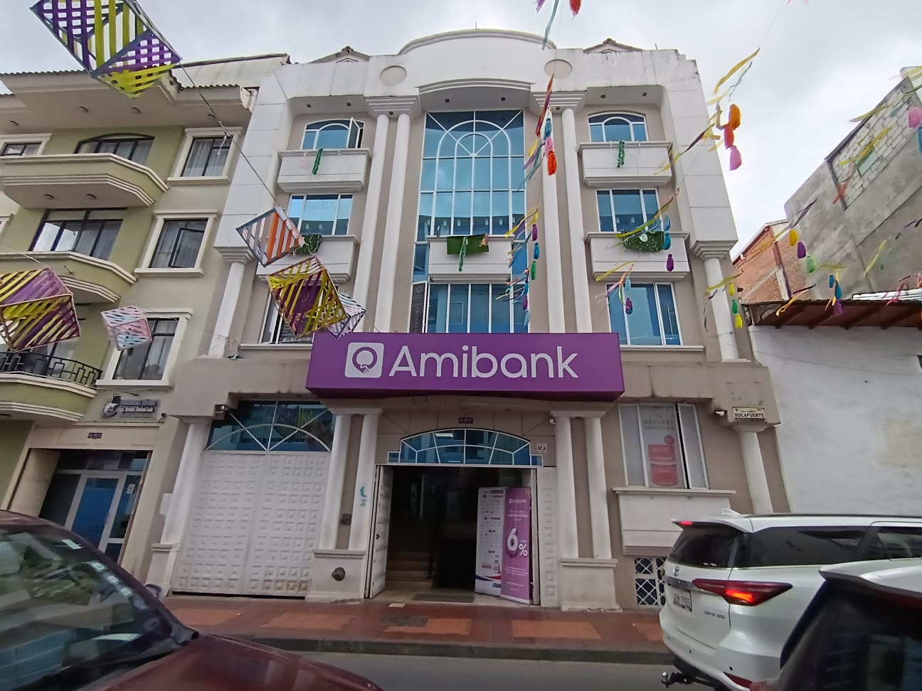 VENDO CÓMODA Y CONFORTABLE OFICINA