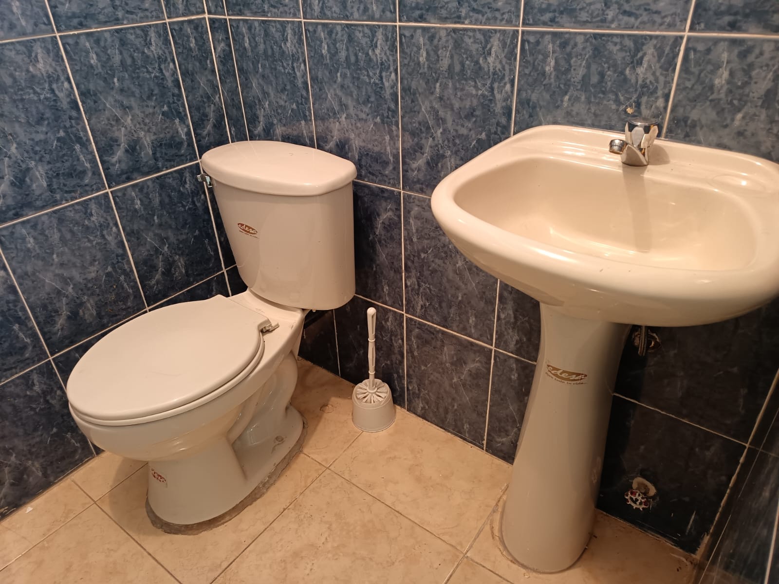 VENDO CÓMODA Y CONFORTABLE OFICINA