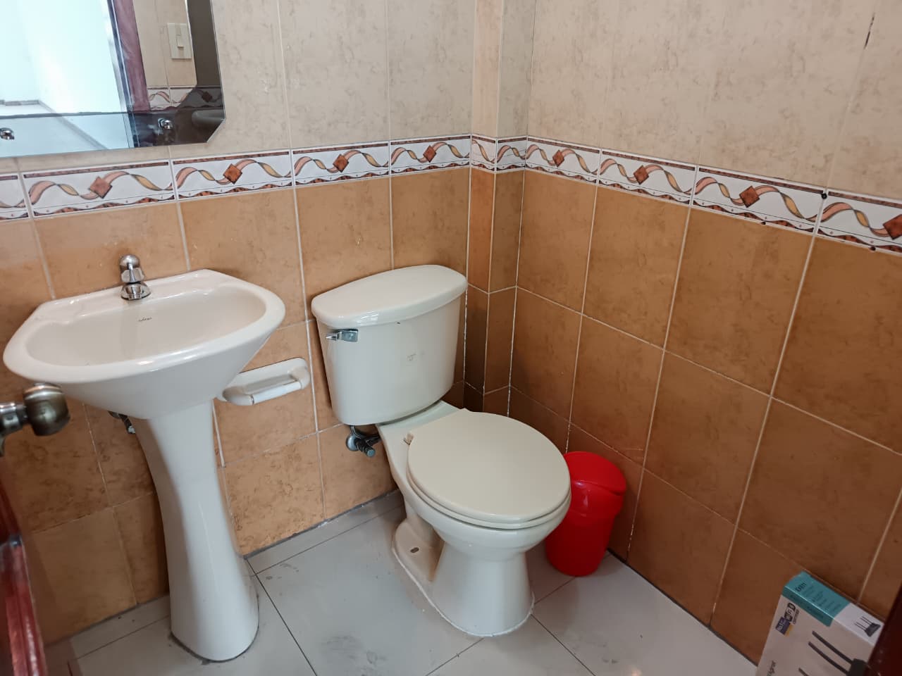 SU OFICINA EN PLENO CENTRO DE LA CIUDAD DE LOJA-  EDIFICIO EL ZAMORANO ️