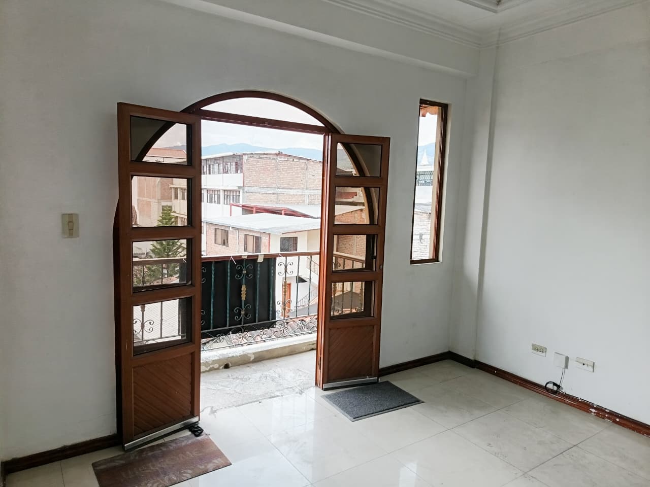 SU OFICINA EN PLENO CENTRO DE LA CIUDAD DE LOJA-  EDIFICIO EL ZAMORANO ️