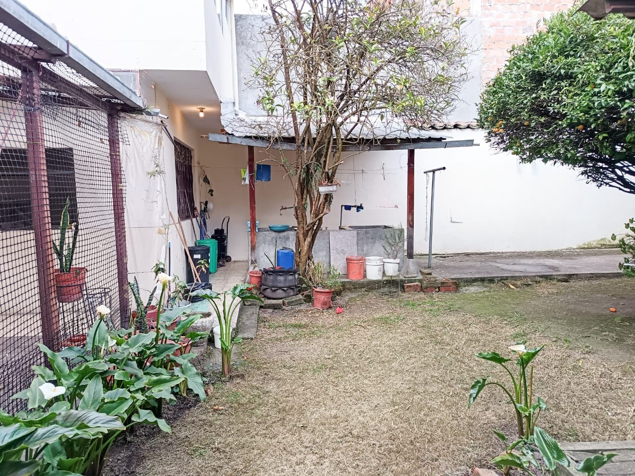 Vendo propiedad residencial y comercial en el centro de Loja