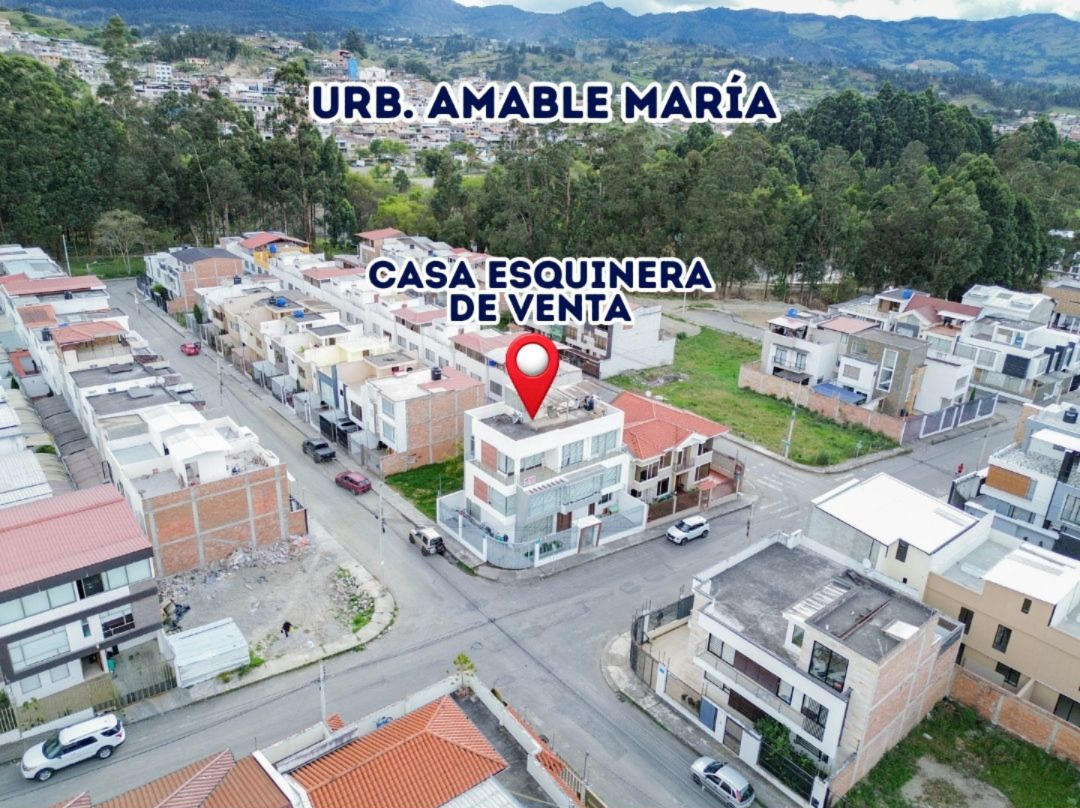 CONFORTABLE CASA RESIDENCIAL UNIFAMILIAR DE VENTA. 5 HABITACIONES Y 5 BAÑOS | EN LOJA, AMABLE MARÍA