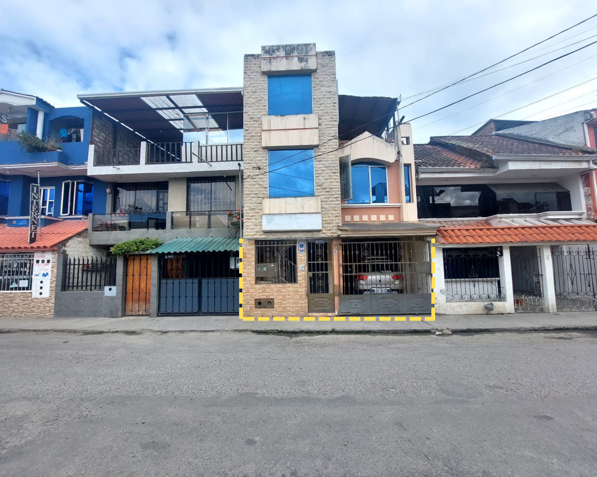 CASA RENTERA DE OPORTUNIDAD EN SAUCES NORTE – LOJA | 2 DEPARTAMENTOS + LOCAL