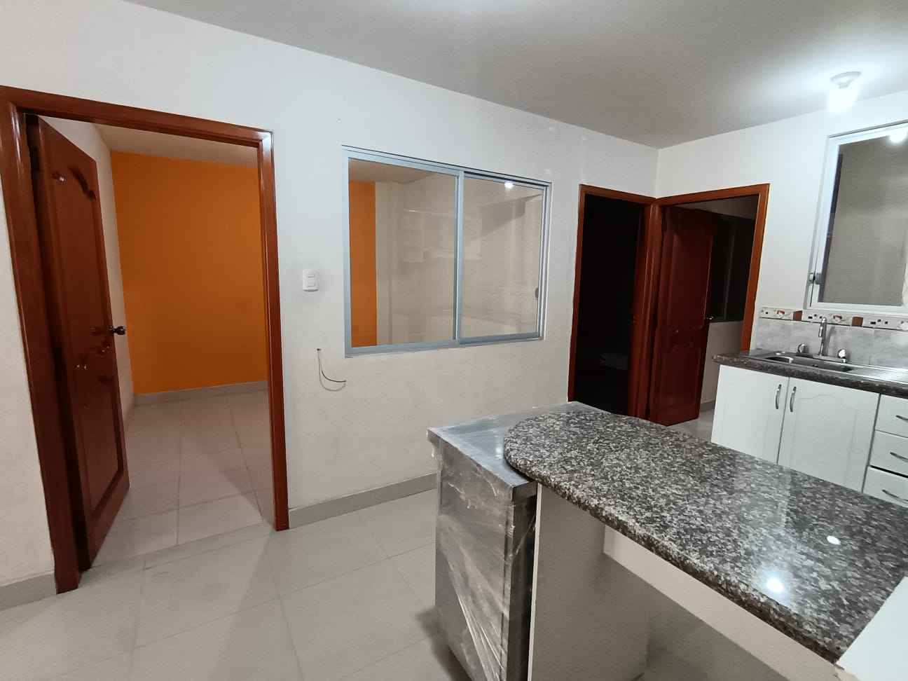 CASA RENTERA DE OPORTUNIDAD EN SAUCES NORTE – LOJA | 2 DEPARTAMENTOS + LOCAL
