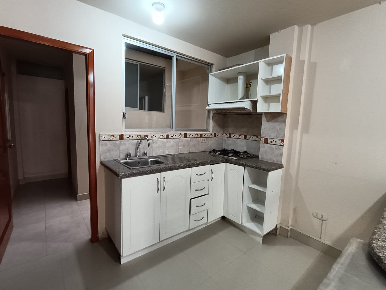 CASA RENTERA DE OPORTUNIDAD EN SAUCES NORTE – LOJA | 2 DEPARTAMENTOS + LOCAL