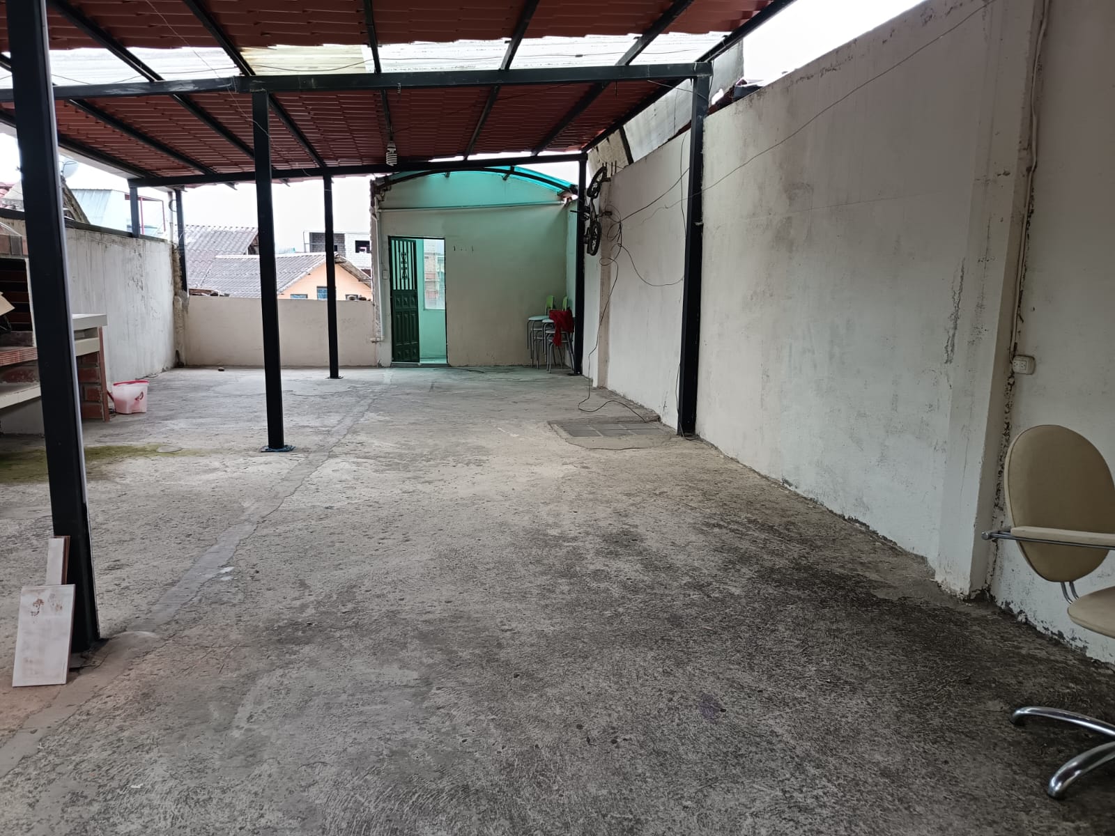 CASA RENTERA DE OPORTUNIDAD EN SAUCES NORTE – LOJA | 2 DEPARTAMENTOS + LOCAL