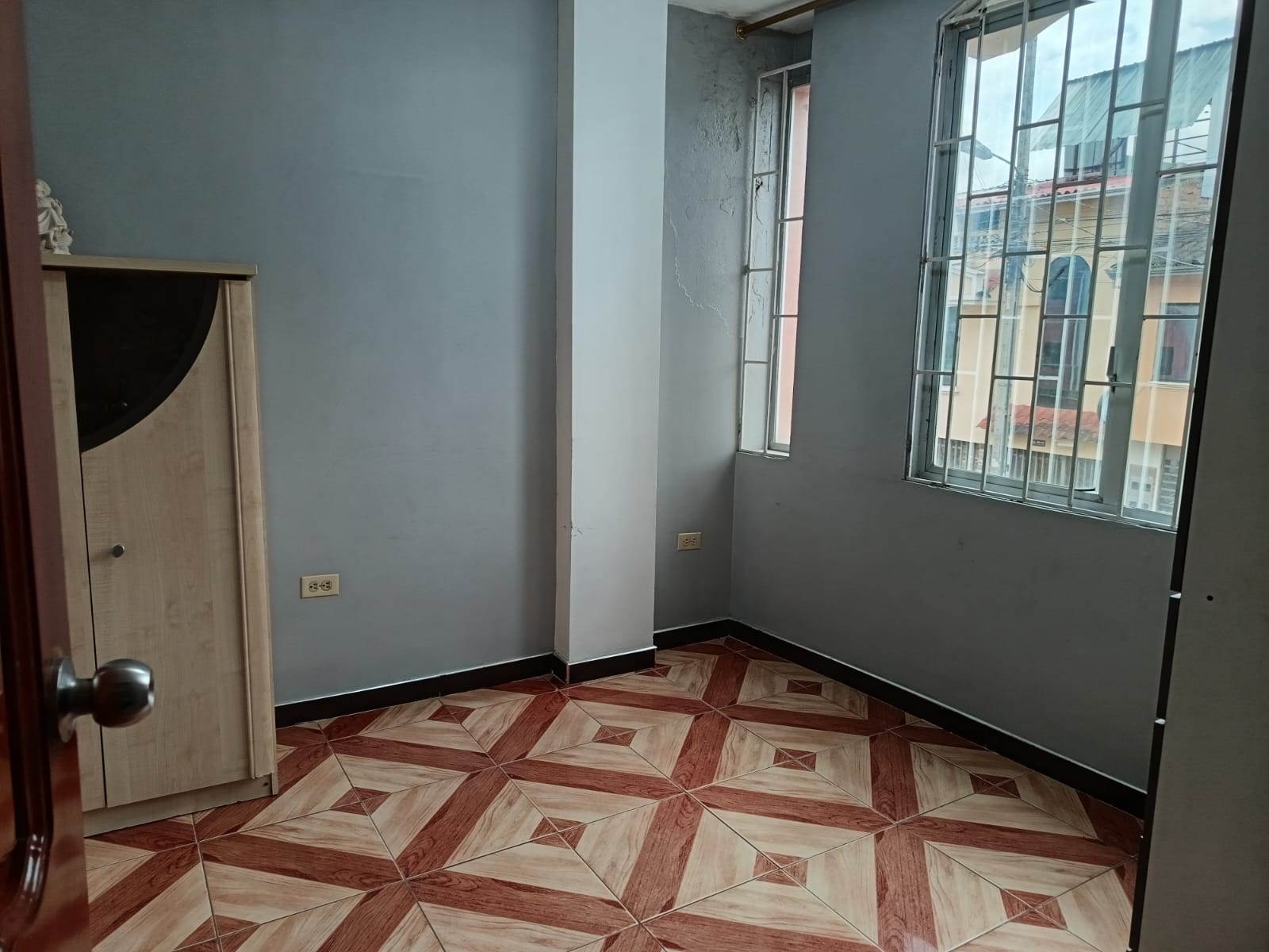 CASA RENTERA DE OPORTUNIDAD EN SAUCES NORTE – LOJA | 2 DEPARTAMENTOS + LOCAL