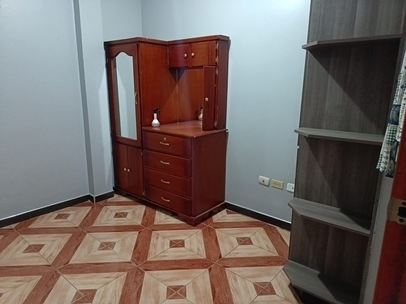 CASA RENTERA DE OPORTUNIDAD EN SAUCES NORTE – LOJA | 2 DEPARTAMENTOS + LOCAL