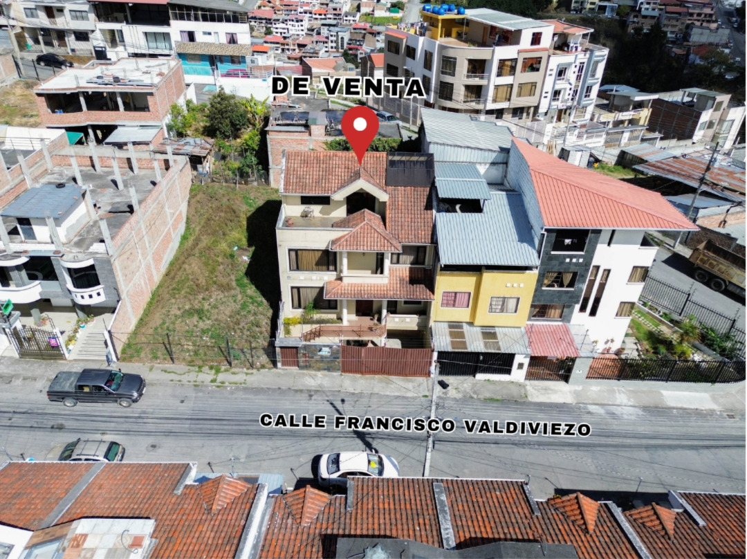 ️ CONFORTABLE CASA RESIDENCIAL DE VENTA –- AV. OCCIDENTAL DE LOJA