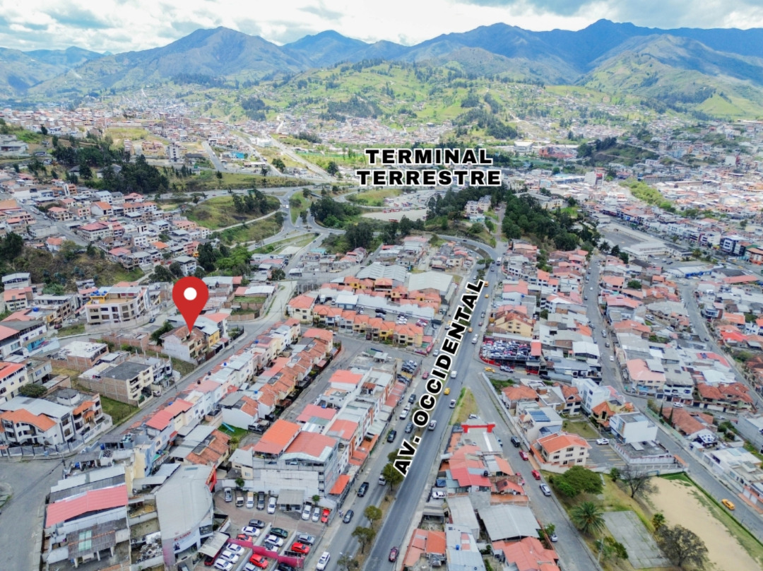 ️ CONFORTABLE CASA RESIDENCIAL DE VENTA –- AV. OCCIDENTAL DE LOJA