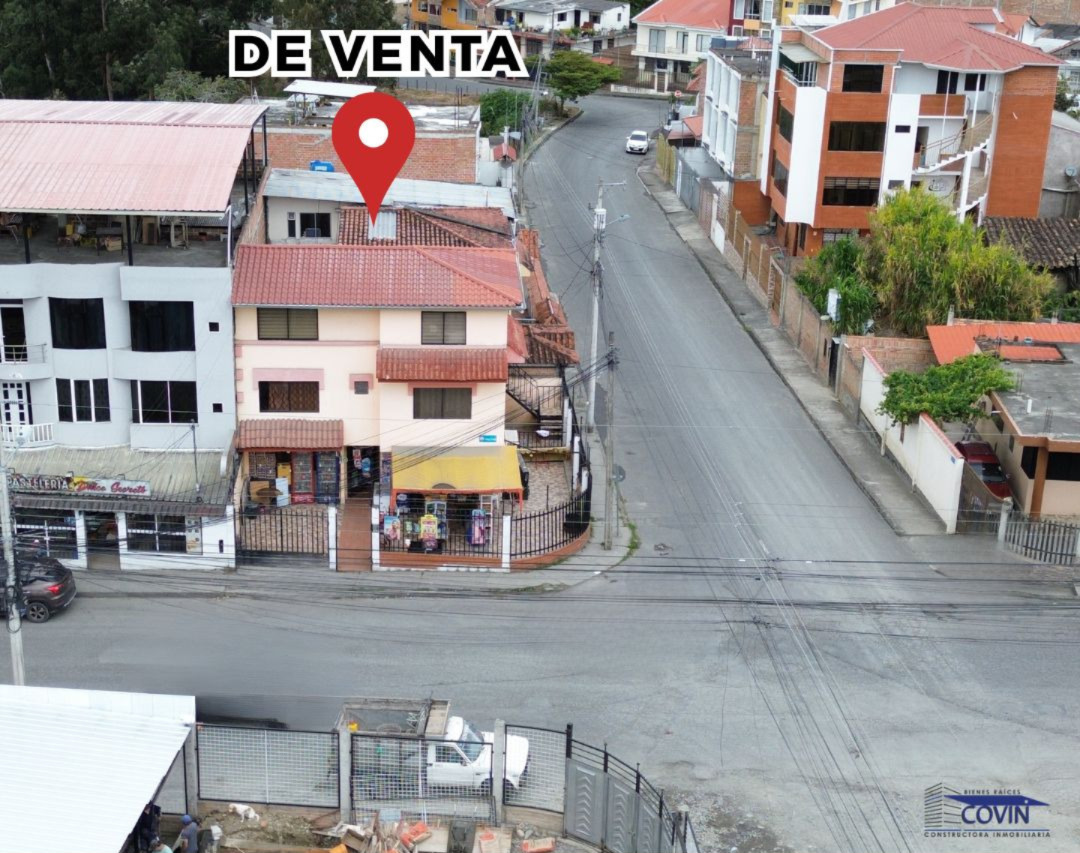 CASA ESQUINERA CON LOCAL COMERCIAL DE VENTA FRENTE A LA AV. DE LOS PALTAS-LOJA