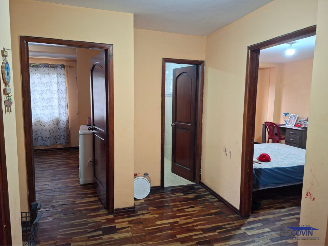 CASA ESQUINERA CON LOCAL COMERCIAL DE VENTA FRENTE A LA AV. DE LOS PALTAS-LOJA
