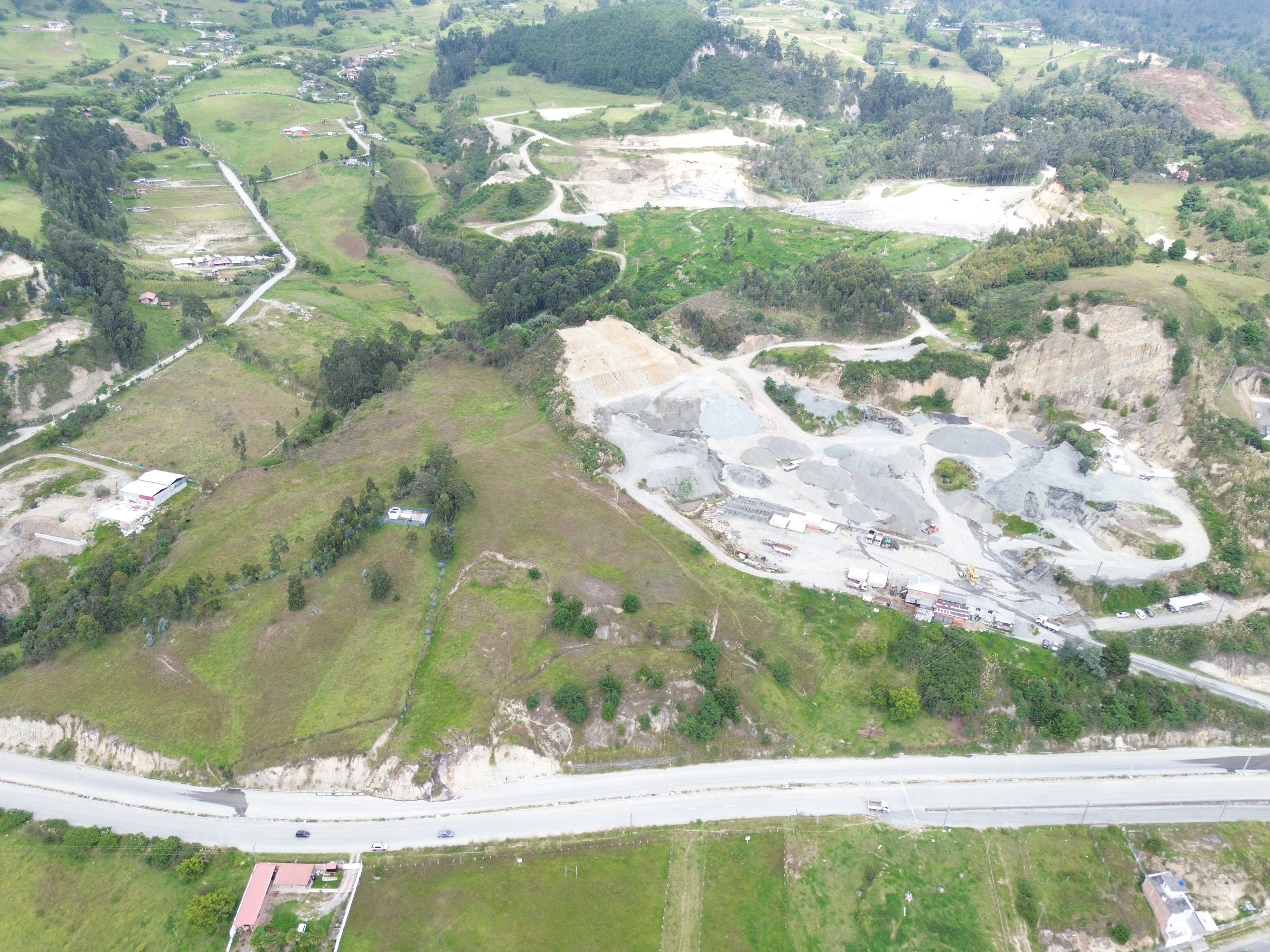 ️ TERRENO PARA CONSTRUCTORES O INVERSIONISTAS EN LOJA – PUNZARA