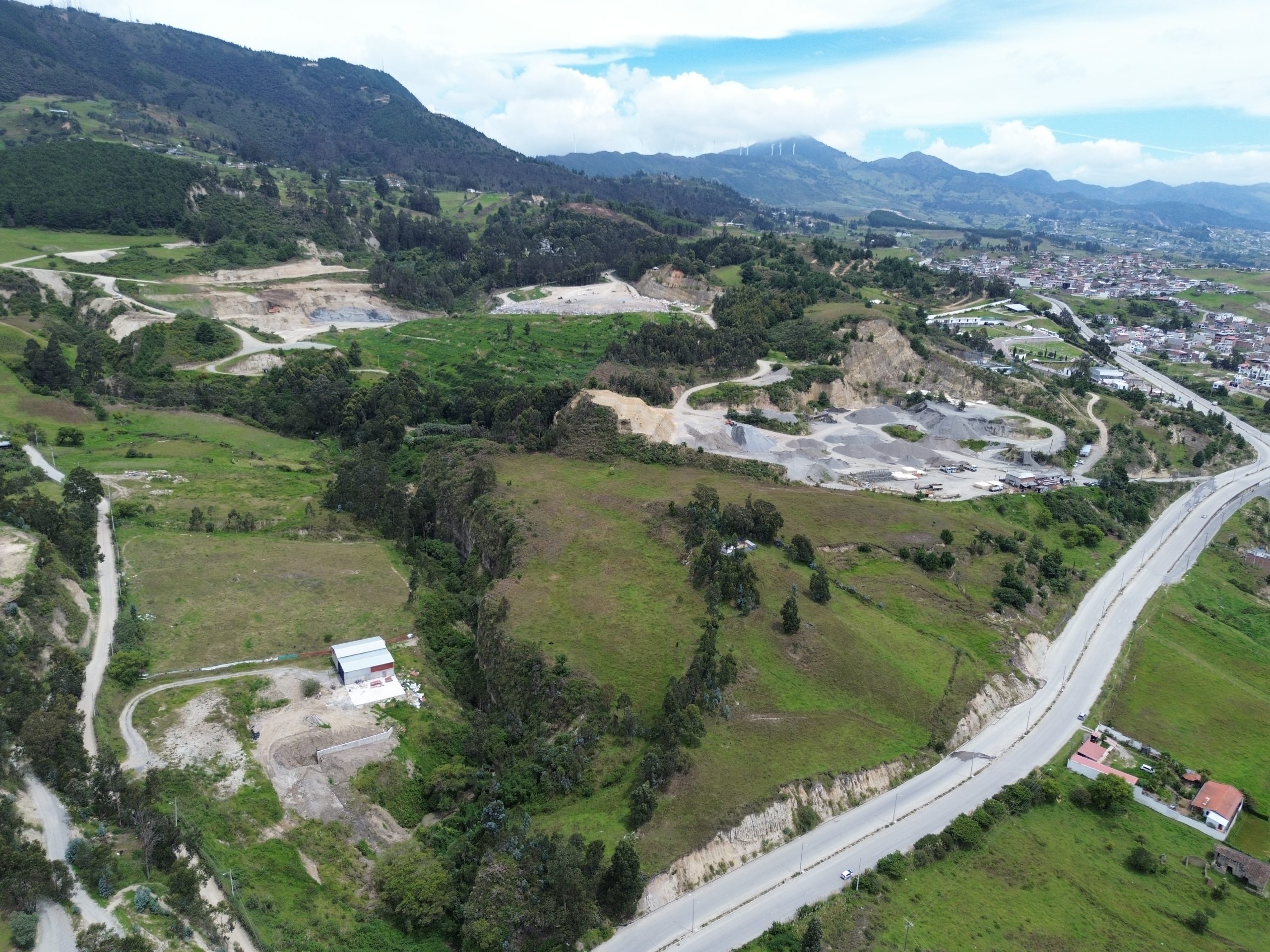 ️ TERRENO PARA CONSTRUCTORES O INVERSIONISTAS EN LOJA – PUNZARA