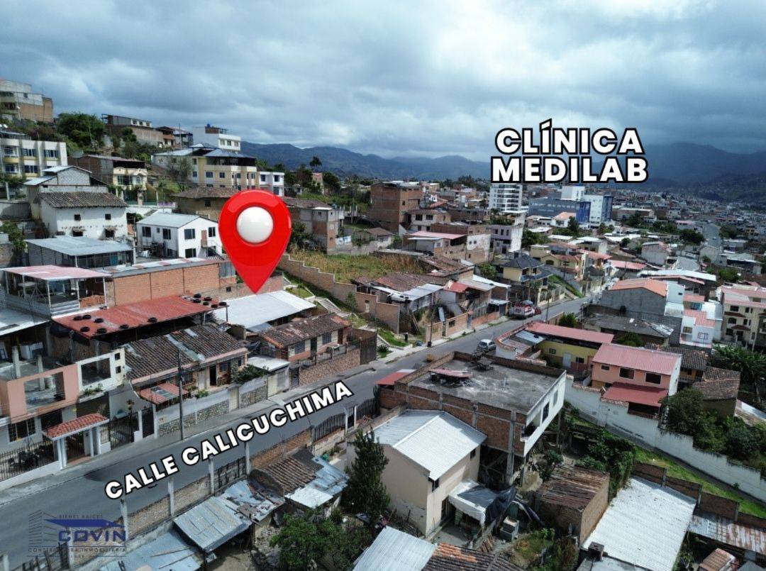 LOTE ESQUINERO CON CONSTRUCCIÓN ANTIGUA DE VENTA | CERCA AL CENTRO – LOJA
