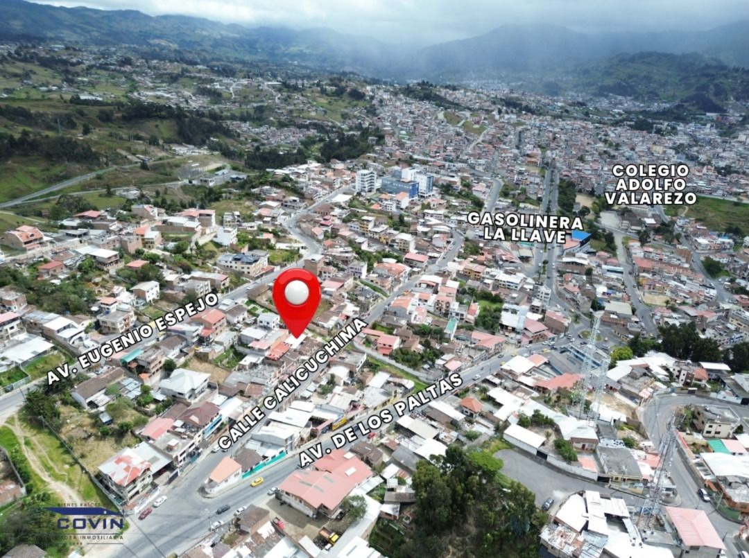 LOTE ESQUINERO CON CONSTRUCCIÓN ANTIGUA DE VENTA | CERCA AL CENTRO – LOJA