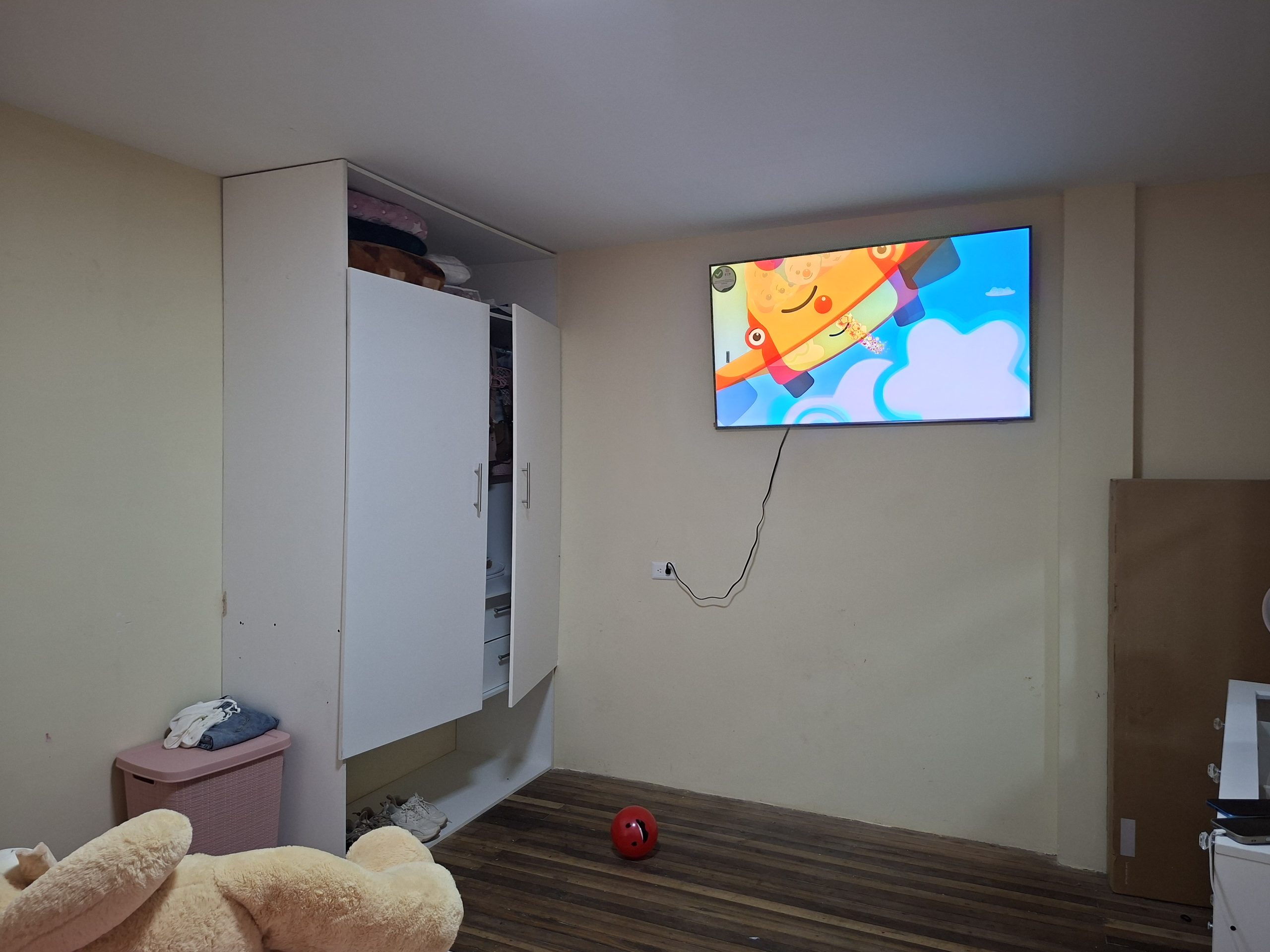 CASA RENTERA DE VENTA A UNA CUADRA DEL SUPERMAXI