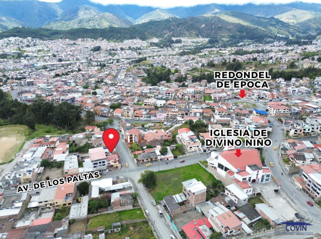 CASA ESQUINERA CON LOCAL COMERCIAL DE VENTA FRENTE A LA AV. DE LOS PALTAS-LOJA