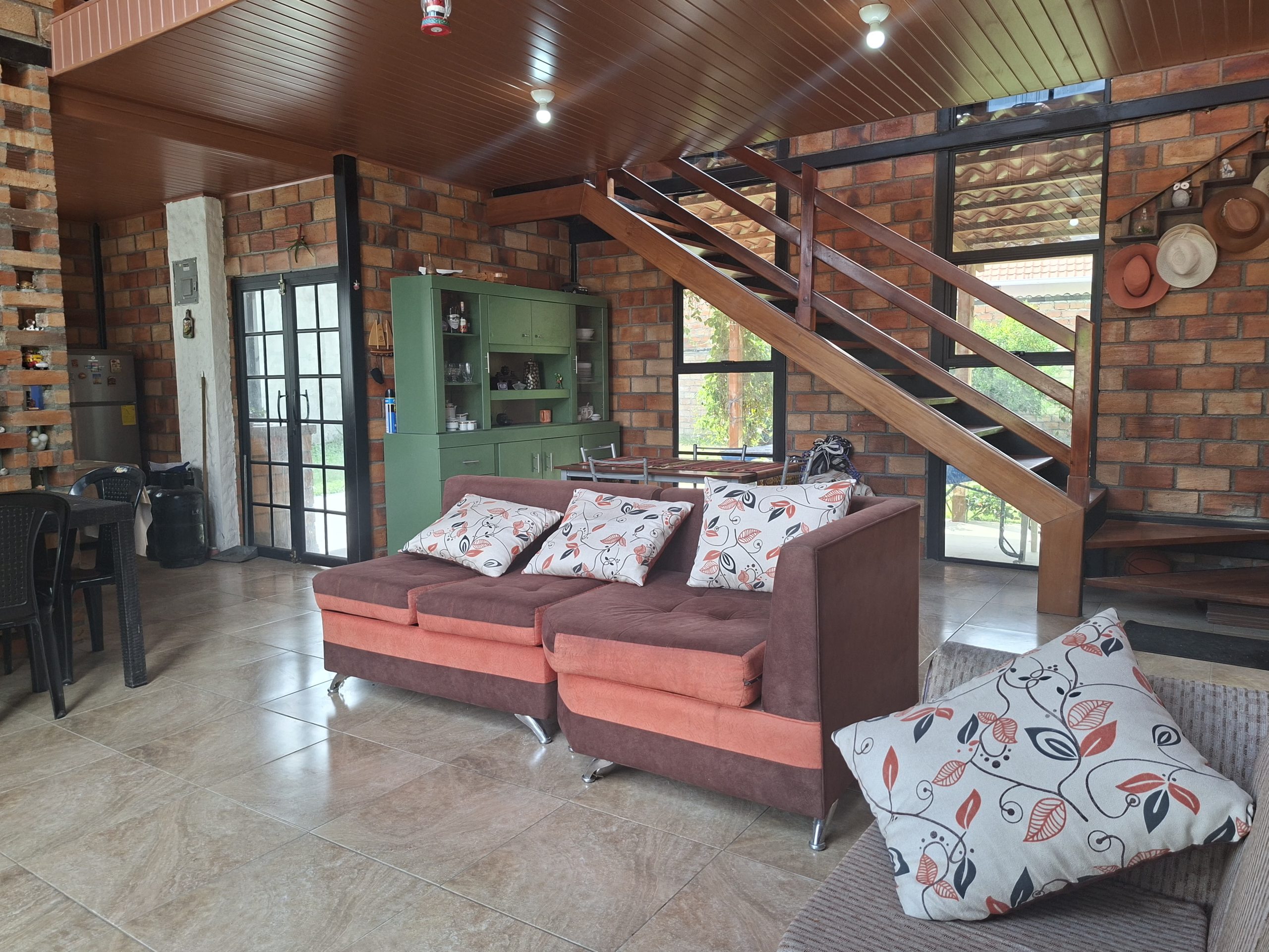 VENDO CASA EN HACIENDA COUNTRY CLUB – MALACATOS – LOJA