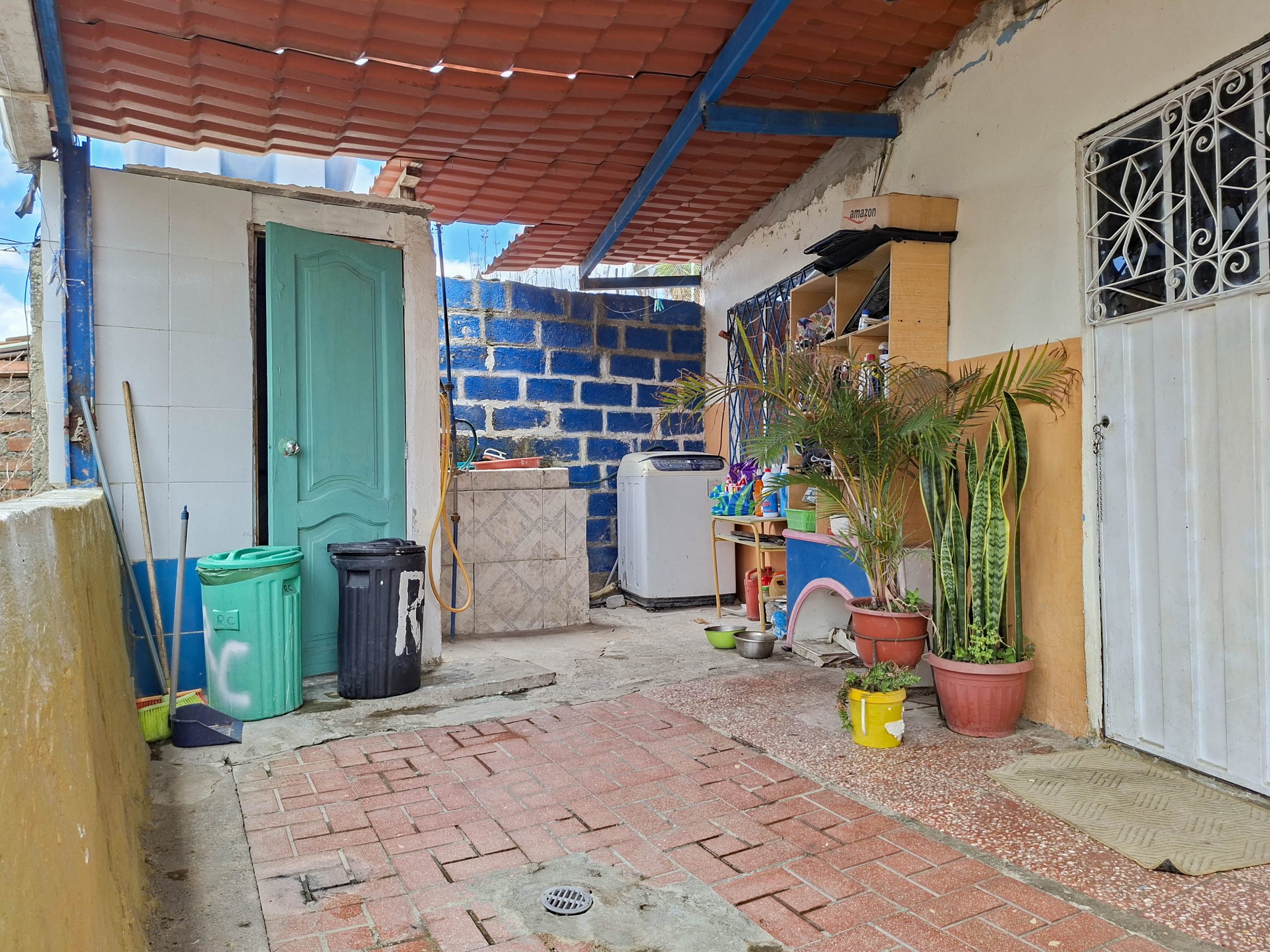 VENDO LOTE ESQUINERO CERCA AL CENTRO – LA MEJOR INVERSIÓN EN LOJA