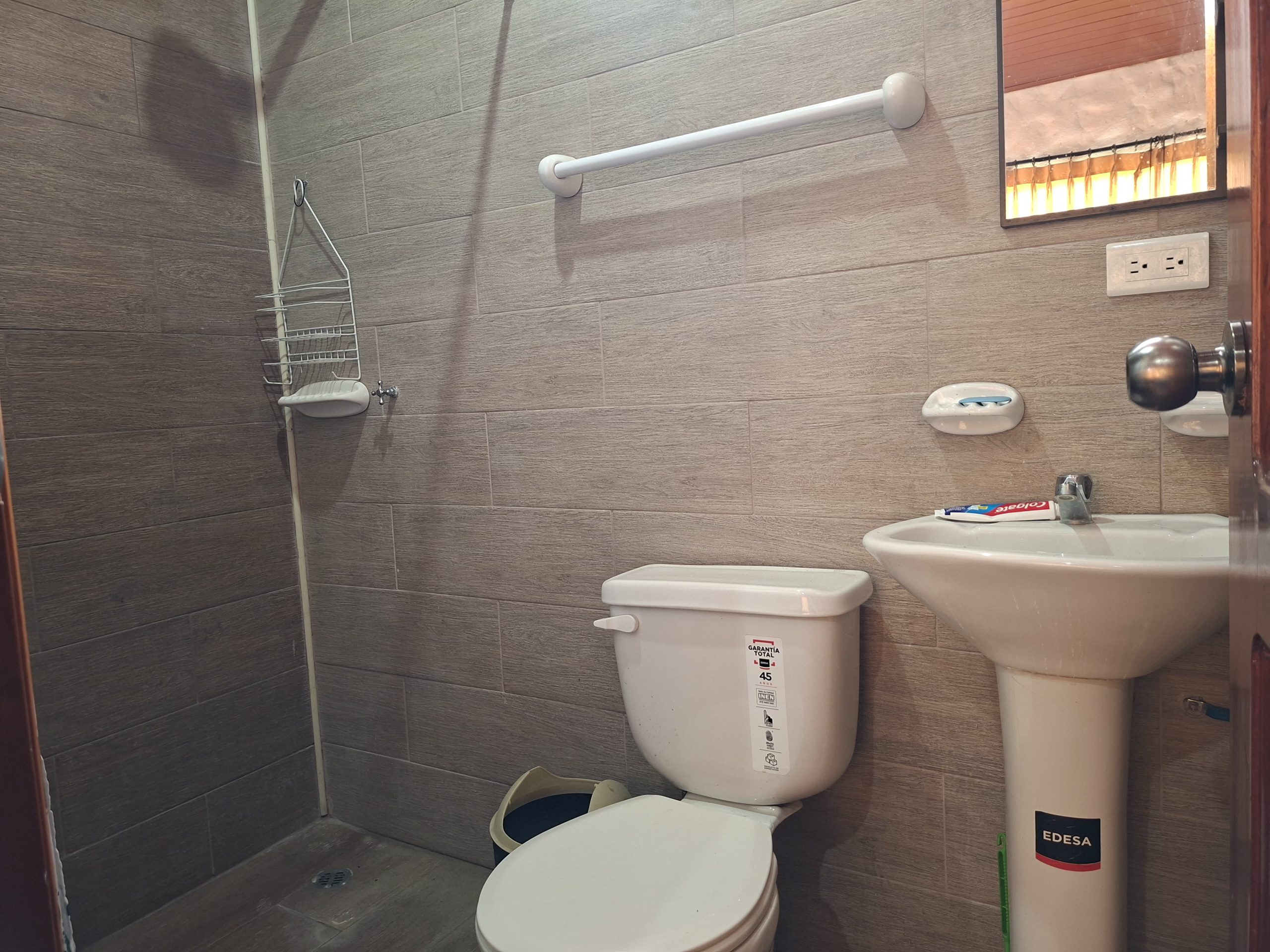 VENDO CASA EN HACIENDA COUNTRY CLUB – MALACATOS – LOJA